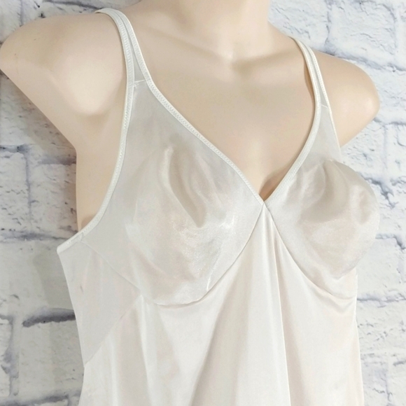 Vanity Fair Vintage Slip Dress White Sz M Bust C or D Cup - Picture 2 of 5